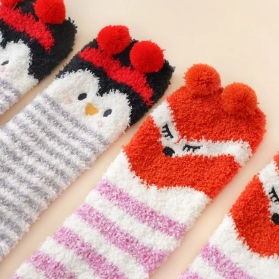 Gambar Ataru Set 2 Pasang Kaos Kaki Winter Fox Penguin