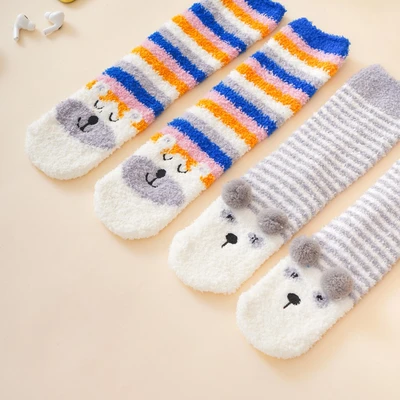 Gambar Ataru Set 2 Pasang Kaos Kaki Winter Bear