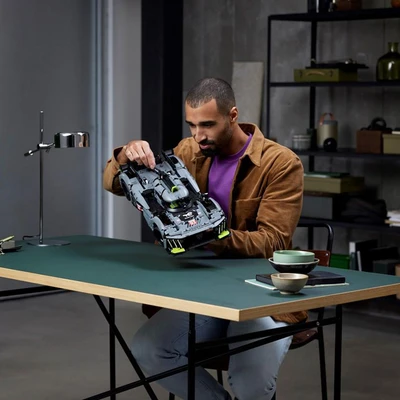 Gambar LEGO Technic Peugeot 9x8 24h Le Mans Hybrid Hypercar Set 1775 Pcs 42156 - Abu-abu