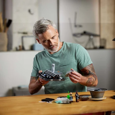 Gambar LEGO Star Wars Emperor Throne Room Diorama 75352