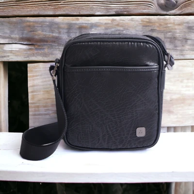 Gambar Passport Centennial Tas Selempang - Hitam