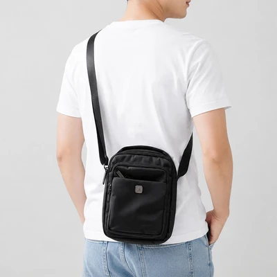 Gambar Passport Dexter Tas Selempang - Hitam