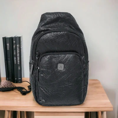 Gambar Passport Centennial Tas Selempang Pria Medium - Hitam