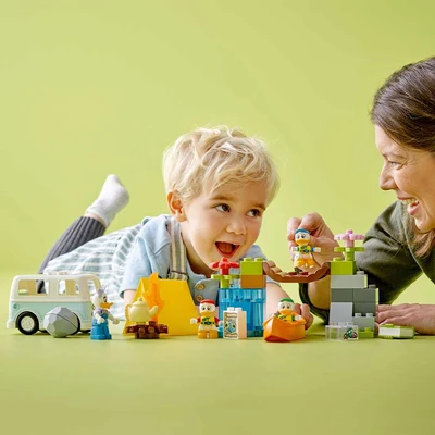 Gambar LEGO Set Duplo Mickey And Friends Camping Adventure 10997