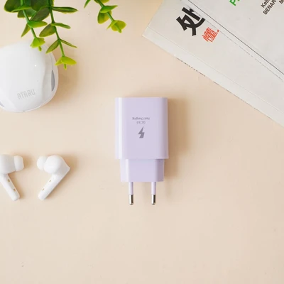 Gambar Ataru Kepala Charger Dual USB-A & USB-C 30 Watt - Ungu