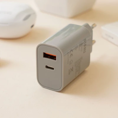 Gambar Ataru Kepala Charger Dual USB-A & USB-C 30 Watt - Abu-Abu