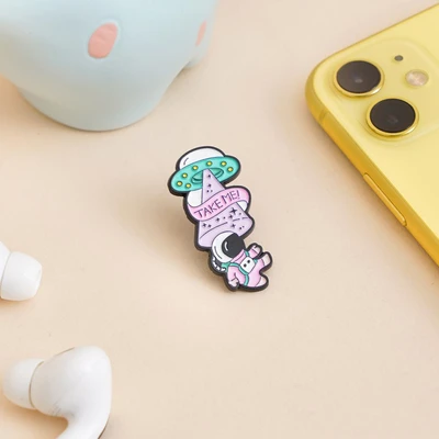 Gambar Ataru Pin Enamel Take Me To Space