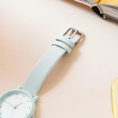 Gambar Ataru Jam Tangan Wanita Slim Silikon Strap - Abu-Abu Muda