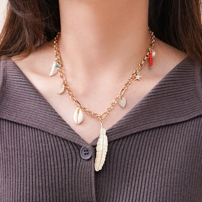 Gambar Ataru Kalung Wanita Dengan Charm Shell - Gold