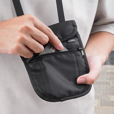 Gambar Passport Pouch Leher Anti Theft Dengan RFID Block - Hitam