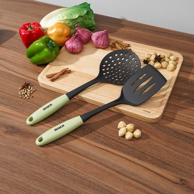 Gambar Kris Spatula Turner Slotted Solid Nylon Tpr - Hijau