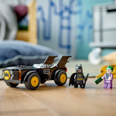 Gambar LEGO Set Dc Batman Batmobile Pursuit Batman Vs The Joker 76264