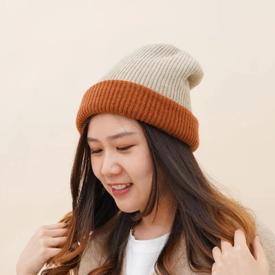 Gambar Ataru Topi Beanie Reversible - Abu-Abu/Cokelat