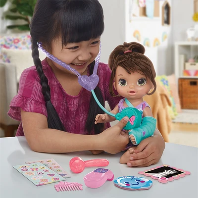 Gambar Baby Alive Boneka Bayi Better Now Bella Brown Hair F7536