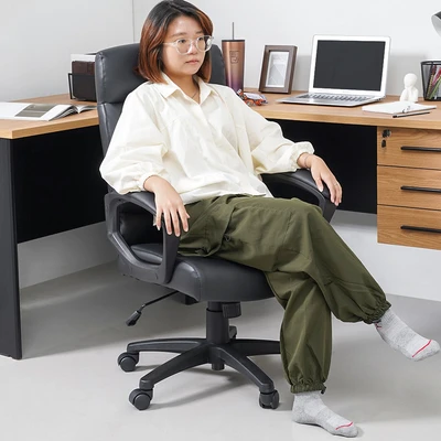 Gambar Informa Uzziel Kursi Kantor Sandaran Sedang - Hitam