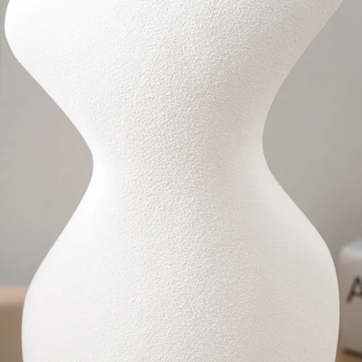 Gambar Informa Patung Miniatur Person 24.5 cm - Putih