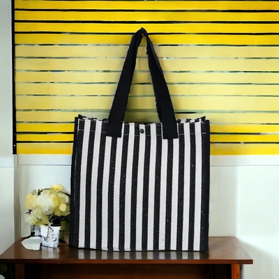 Gambar Passport Maggie Tote Bag Stripe - Hitam