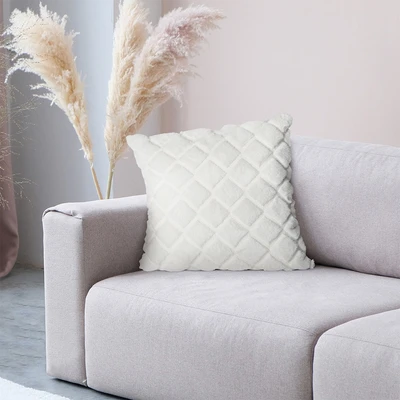 Gambar Informa Demi Bantal Sofa Polyester Quilt Faux Fur 45x45 cm - Putih
