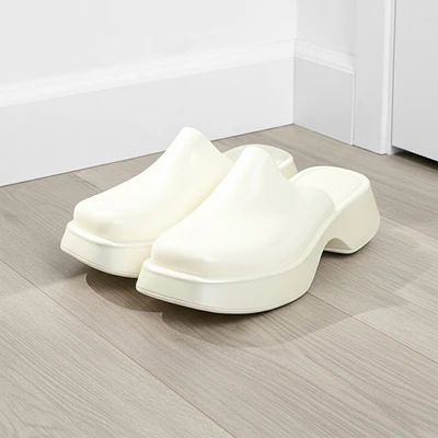 Gambar Ataru Ukuran 38 Sandal Wanita Clogs Pearl - Silver