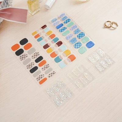 Gambar Ataru Sticker Kuku Gel Set 24 pcs Random