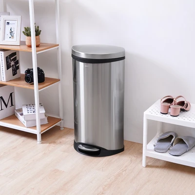 Gambar Krisbow Tempat Sampah Pedal Stainless Steel 30 Liter - Silver Matt