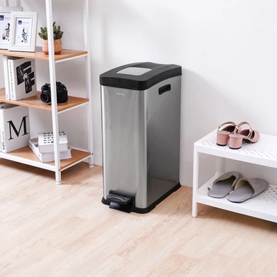 Gambar Krisbow Tempat Sampah Pedal Stainless Steel Fingerprint Proof 30 Liter - Silver Matt