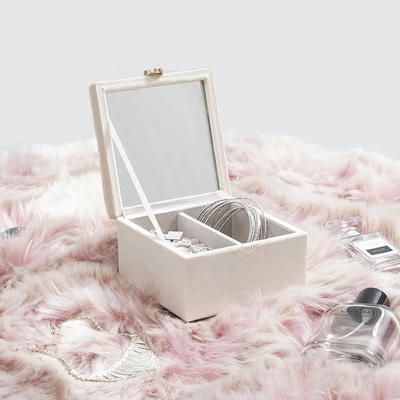 Gambar Informa Camilla Kotak Perhiasan 12x12.3x7.6 cm - Krem Beige