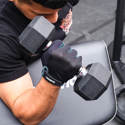 Gambar Kinetic Ukuran M Sarung Tangan Gym Essential - Hitam