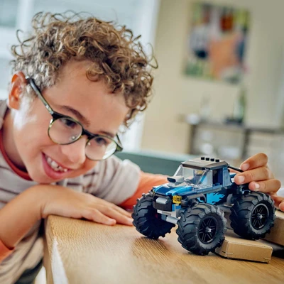 Gambar LEGO Set City Blue Monster Truck 60402