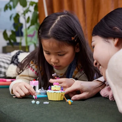 Gambar LEGO Gabbys Dollhouse  Bakey With Cakey Fun 10785