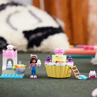 Gambar LEGO Gabbys Dollhouse  Bakey With Cakey Fun 10785