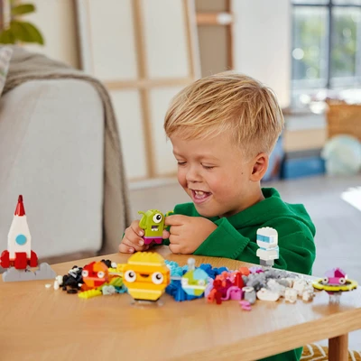 Gambar LEGO Classic Creative Space Planets Set 450 Pcs 11037 - Mix