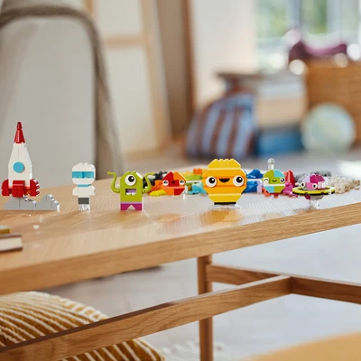 Gambar LEGO Classic Creative Space Planets Set 450 Pcs 11037 - Mix