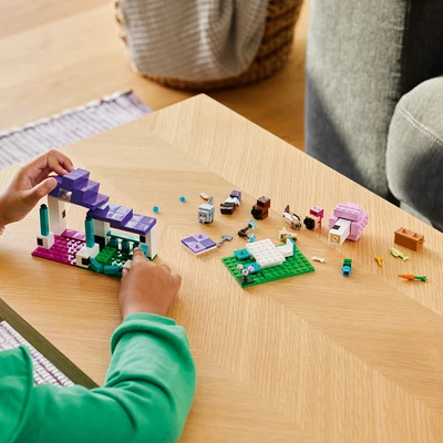 Gambar LEGO Minecraft The Animal Sanctuary Set 206 Pcs 21253 - Mix