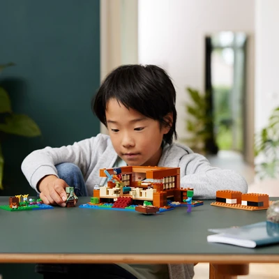 Gambar LEGO Minecraft The Frog House 21256