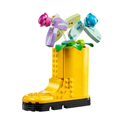 Gambar LEGO Creator 3 In 1 Flowers In Watering Can 31149