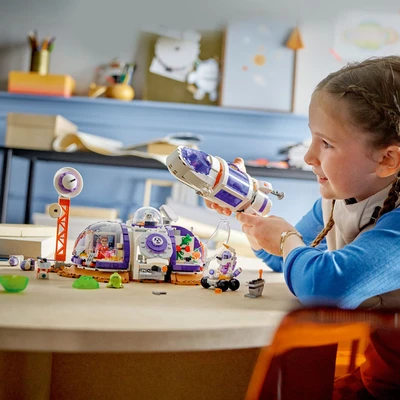 Gambar LEGO Friends Mars Space Base And Rocket 42605