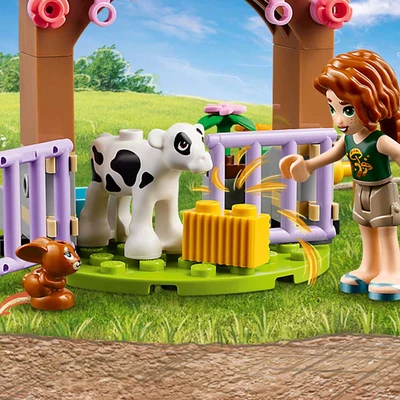 Gambar LEGO Friends Autumns Baby Cow Shed 42607