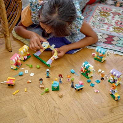 Gambar LEGO Friends Pet Adoption Day 42615