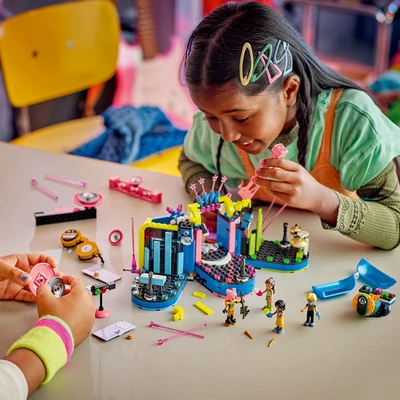 Gambar LEGO Friends Heartlake City Music Talent Show 42616