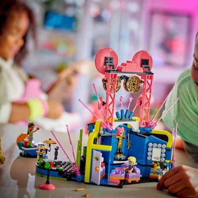 Gambar LEGO Friends Heartlake City Music Talent Show 42616