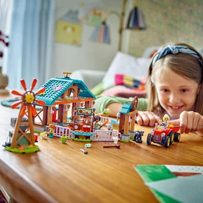 Gambar LEGO Friends Farm Animal Sanctuary 42617