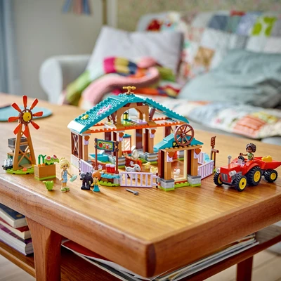 Gambar LEGO Friends Farm Animal Sanctuary 42617