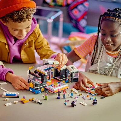 Gambar LEGO Friends Pop Star Music Tour Bus