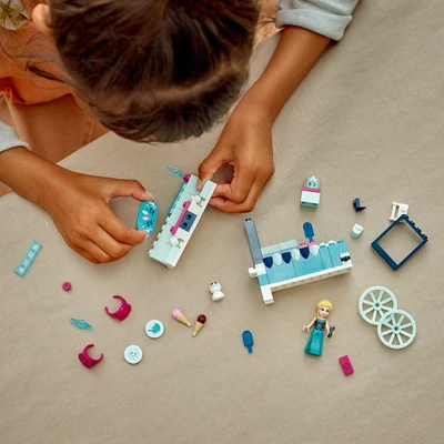 Gambar LEGO Disney Princess Elsas Frozen Treats 43234