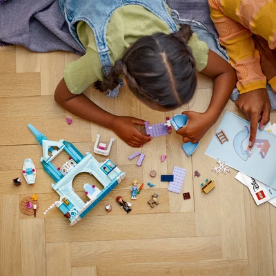 Gambar LEGO Disney Elsas Frozen Castle Set 163 Pcs 43238 - Mix