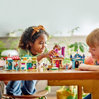 Gambar LEGO Disney Princess Market Adventure 43246