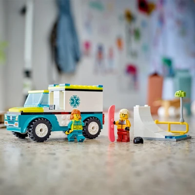 Gambar LEGO City Emergency Ambulance And Snowboarder 60403