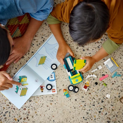 Gambar LEGO City Emergency Ambulance And Snowboarder 60403