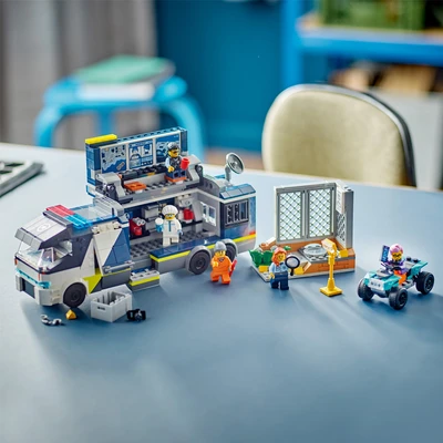 Gambar LEGO City Police Mobile Crime Lab Truck Set 674 pcs 60418 - Mix